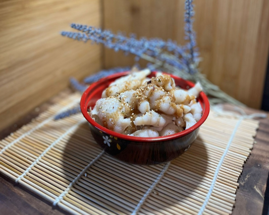 鹽焗雞腳 = Salt-baked chicken feet